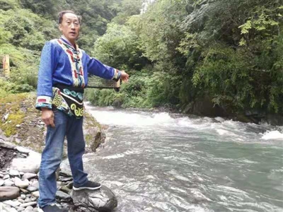 杨华贵介绍当时的情况