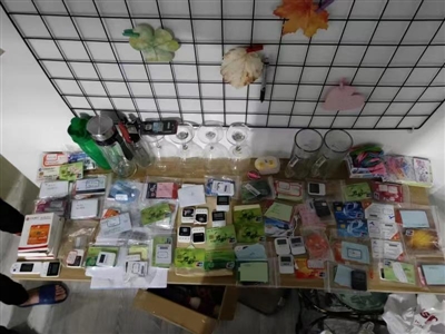 警方缴获的涉案物品