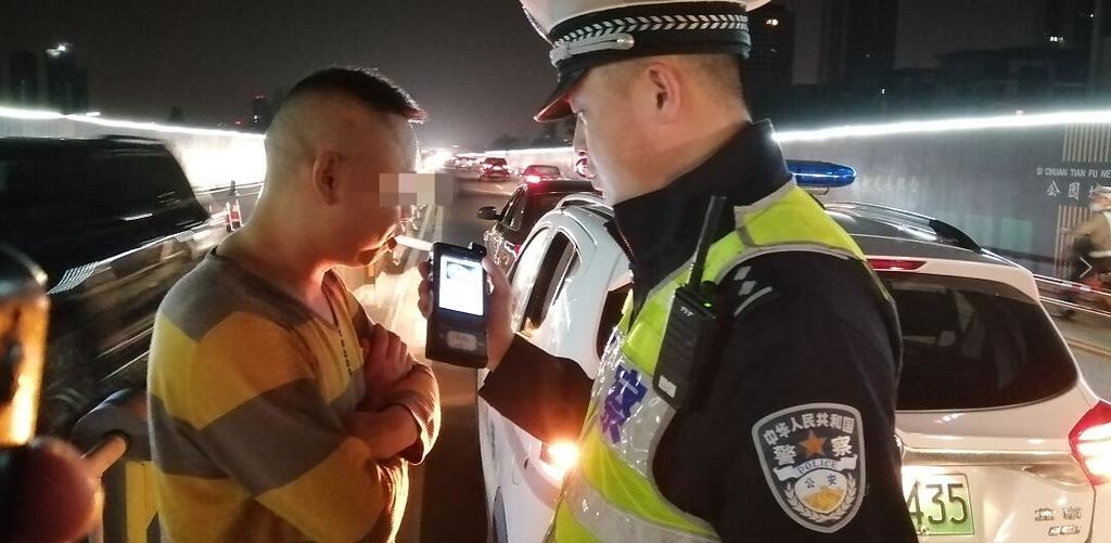 成都天府新區交警 供圖