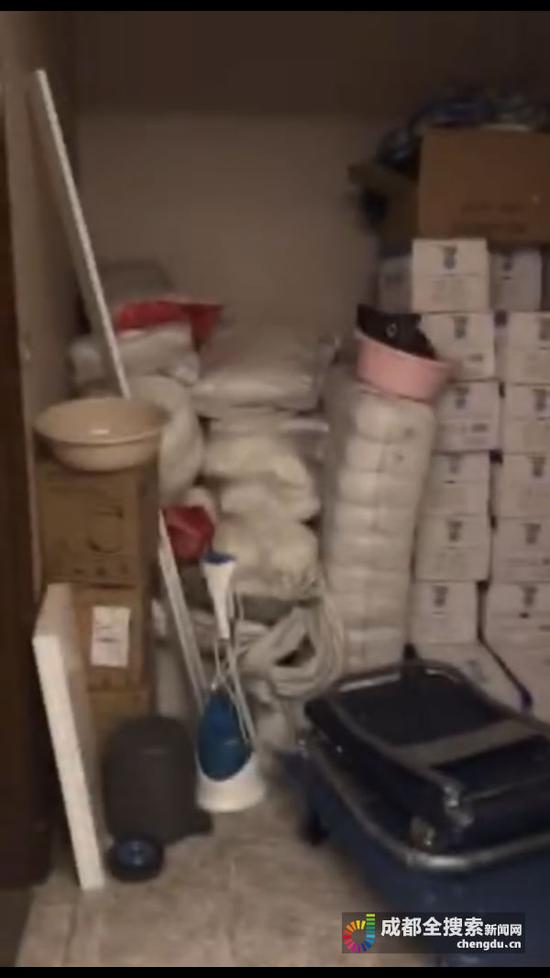 小区楼层内被发现的小酒店布草间