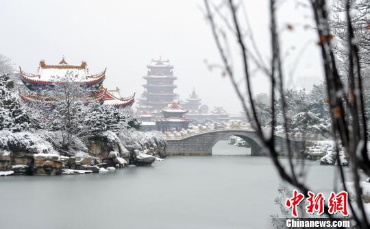  大雪中的蓬莱银装素裹  赵光 摄 