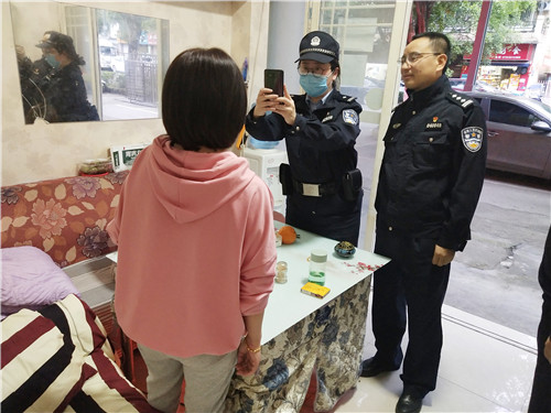 集中清查行动。乐山公安供图