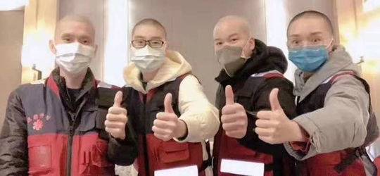 从左到右：杨云满、余倩、刘铭、杨莉。