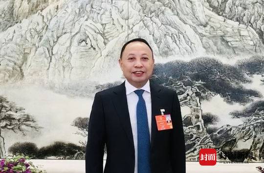 全国人大代表、自贡市委副书记、市长何树平