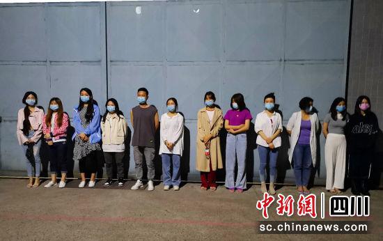 犯罪嫌疑人。李小剛攝
