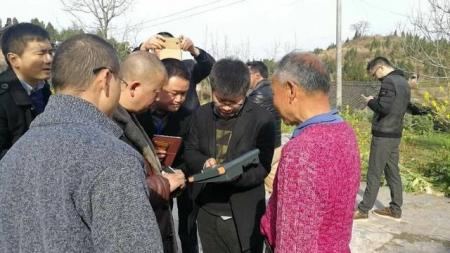 “便携一体机”操作简单,参保人员一用就会。