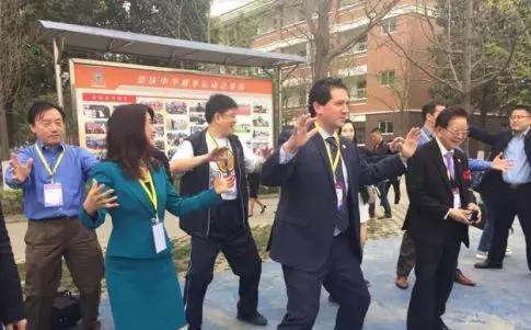 “美国硅谷走进成都”活动来到崇州