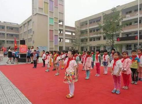 辰居路小学开学典礼