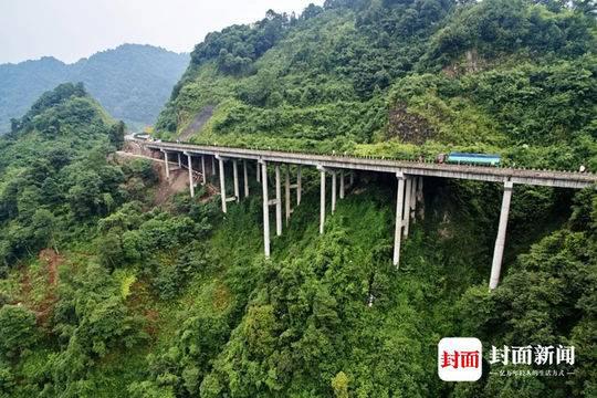 雅西高速荥经段交通管制 拟建临时通行便道