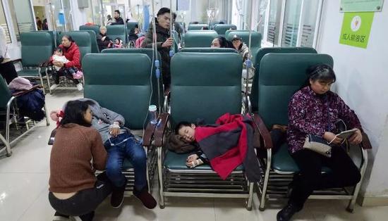 注意!B型流感爆发 成都多家医院门诊急诊饱和