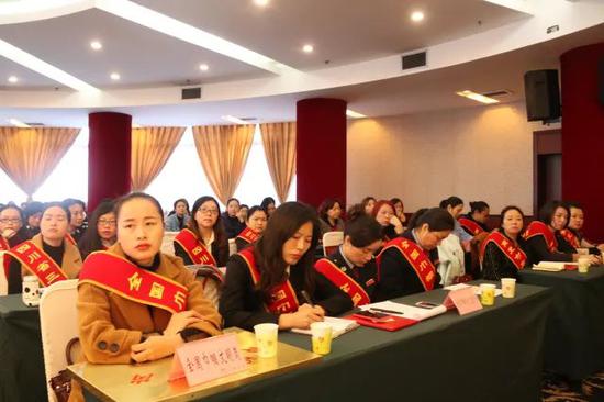 先进代表发言
