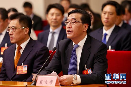 全国人大代表,达州市委副书记、市长郭亨孝在开放日活动中发言。新华网曹鹏摄