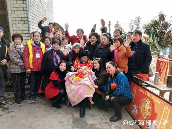 百岁叔叔健在