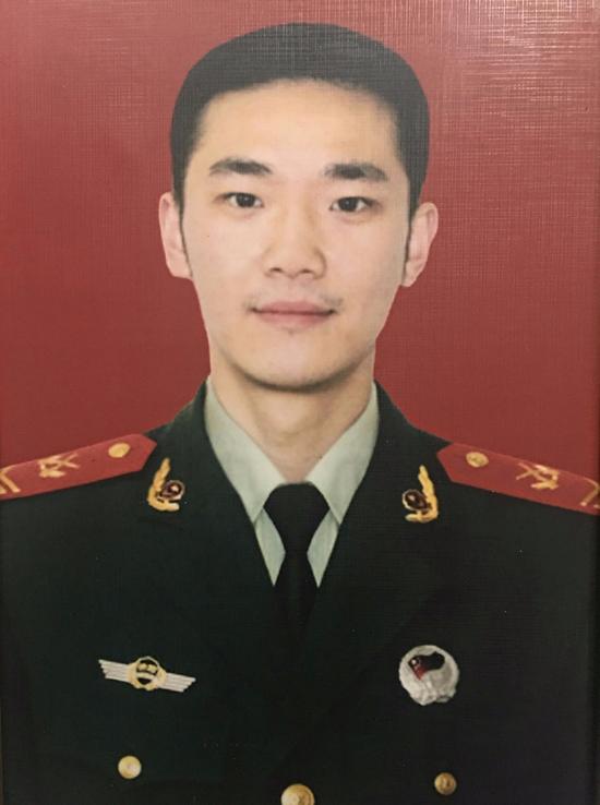 内江消防战士吴俊寰火场搜救群众壮烈牺牲 年