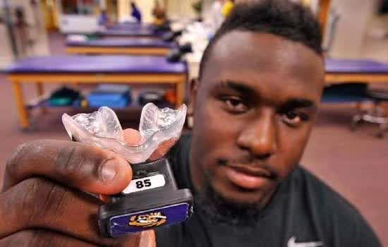 玩橄榄球危险?那是你没有这些防护措施