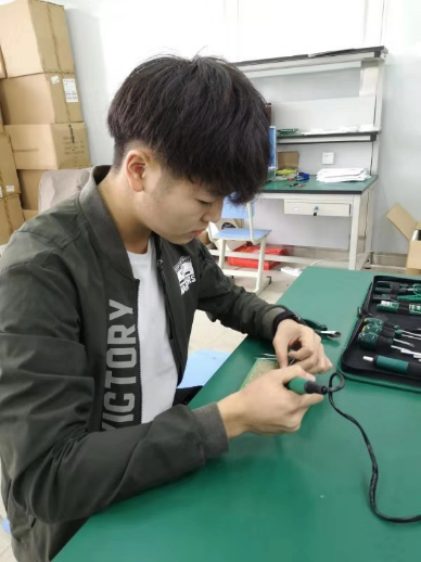 电子元器件焊接