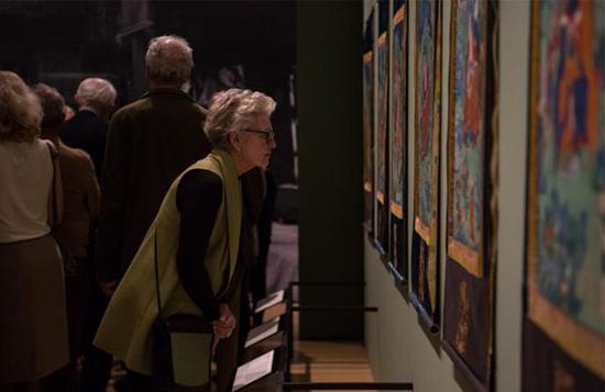 展览“未知的西藏:图奇探险之旅及唐卡艺术”展厅一角,Maria Baranova/Asia Society 图