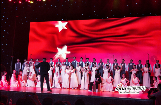 实验小学战旗分校《我爱你中国》