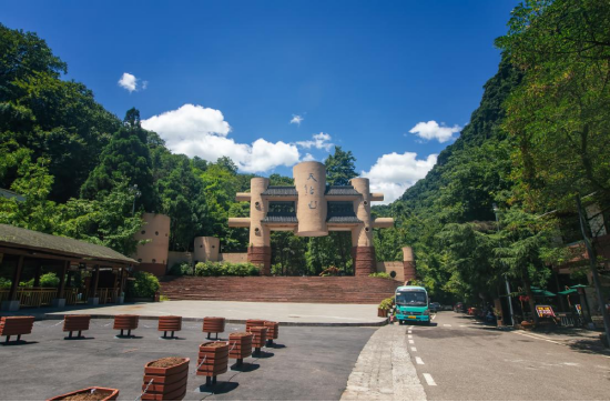 天台山景区山门（黄锐 摄影）