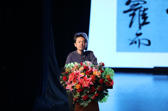 清华大学美术学院工艺美术系 杨佩璋教授
