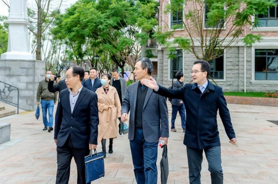 教育部教育发展研究中心调研新川外国语