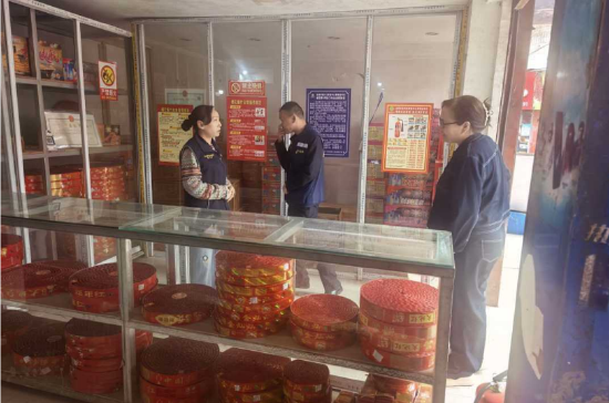 筑牢烟花爆竹安全 “防火墙”