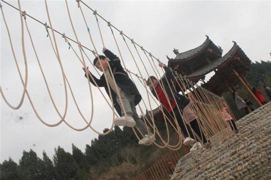 南部县城人口_致所有人 春天旅游须知 娲仙谷成为升钟湖新地标(2)