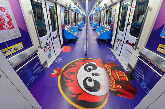 黑鹦鹉先生带你走进“成都熊猫亚洲美食”专列