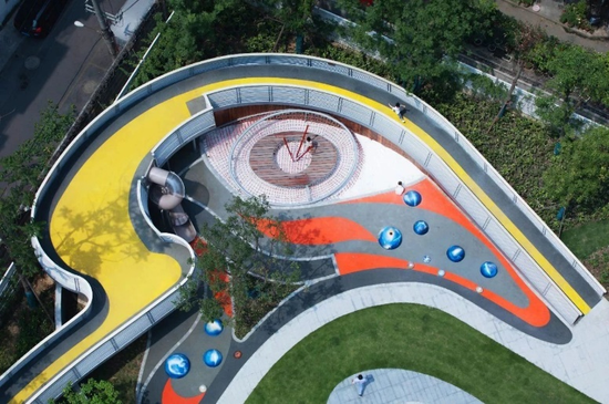 ▲成都中国铁建地产西派浣花项目园林实景图