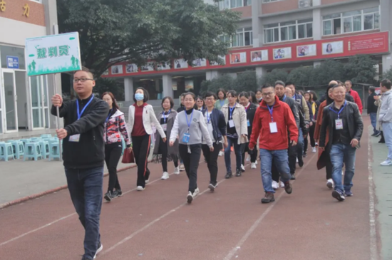 运动员和裁判员入场