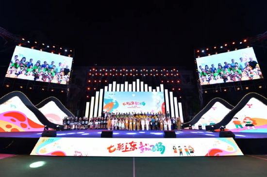 同学们合影
