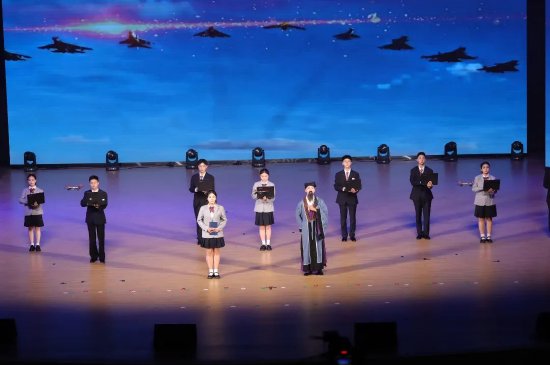 组图:情景剧《绽放-跨越时空的对话》