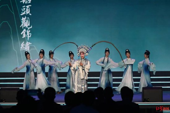 ▲川剧《别洞观景》