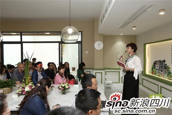 草堂教育董事长吴文平