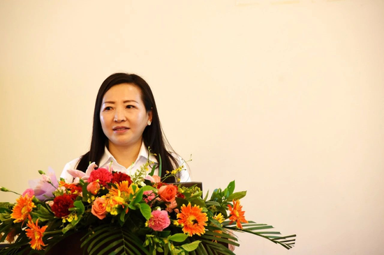 副校长谭红老师介绍了成都七中实验学校