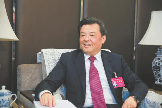 人大代表、攀枝花市委书记贾瑞云。