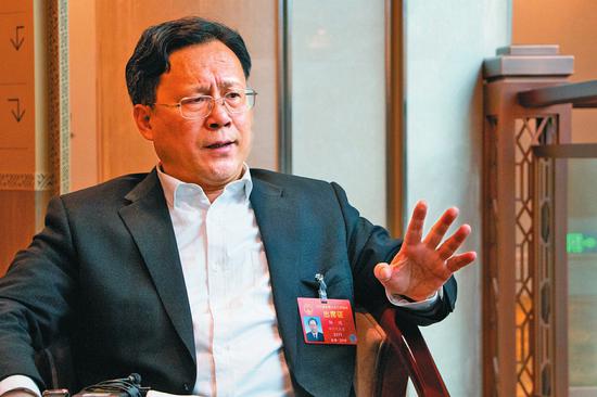 全国人大代表、雅安市市长邹瑾。