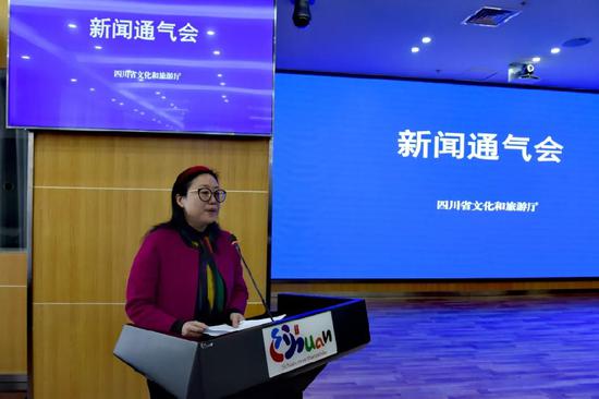 四川省文化和旅游厅党组成员、机关党委书记严飒爽女士