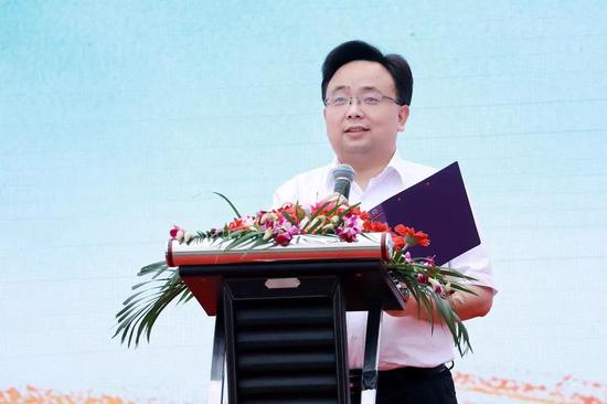 大邑县教育局局长杨文学