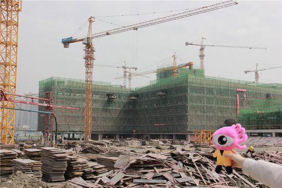 3月正在建设中的初、高中教学楼