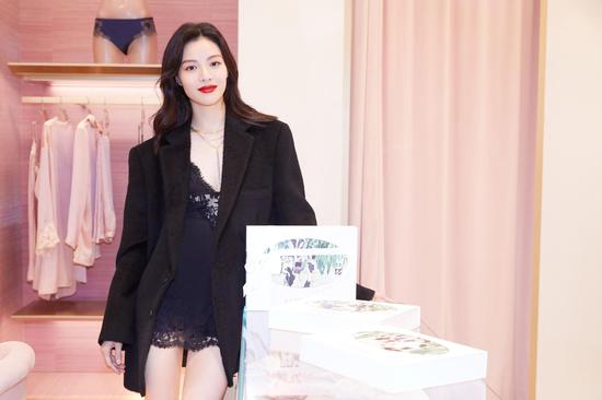 LA PERLA 全新大中华区品牌大使钟楚曦