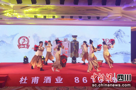 活动现场展演。吴平华 摄