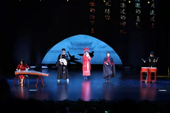 二十一世纪学子丰富的校园生活