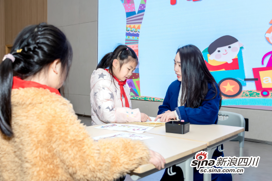参加语文识字闯关游戏