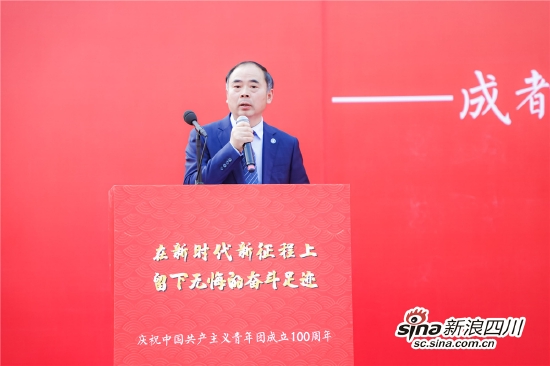 李贤中书记诵读《宪法》节选