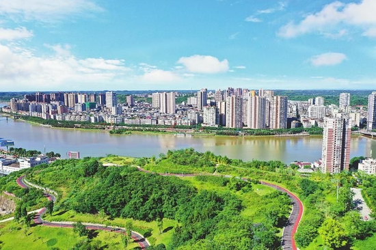 一座成都东部区域中心城市正在简阳加快建成。