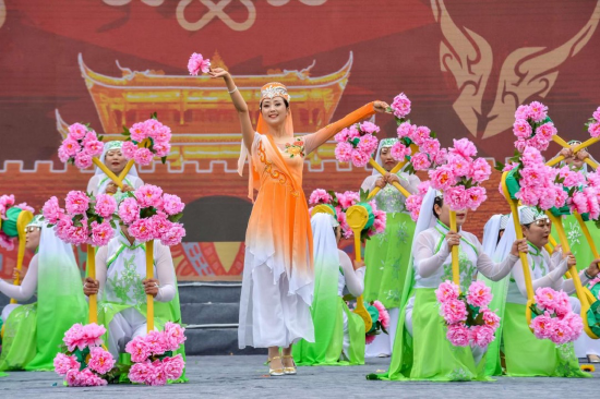 松潘古城花灯会（摄影：龙波）