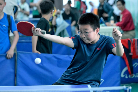 2024年成都高新区中小学生乒乓球比赛举行