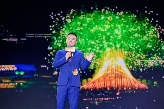 成都市广播电视台文体旅传媒中心王晓东在比赛中