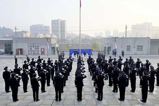 警旗飘扬映初心！遂宁大英公安热烈庆祝第六个中国人民警察节